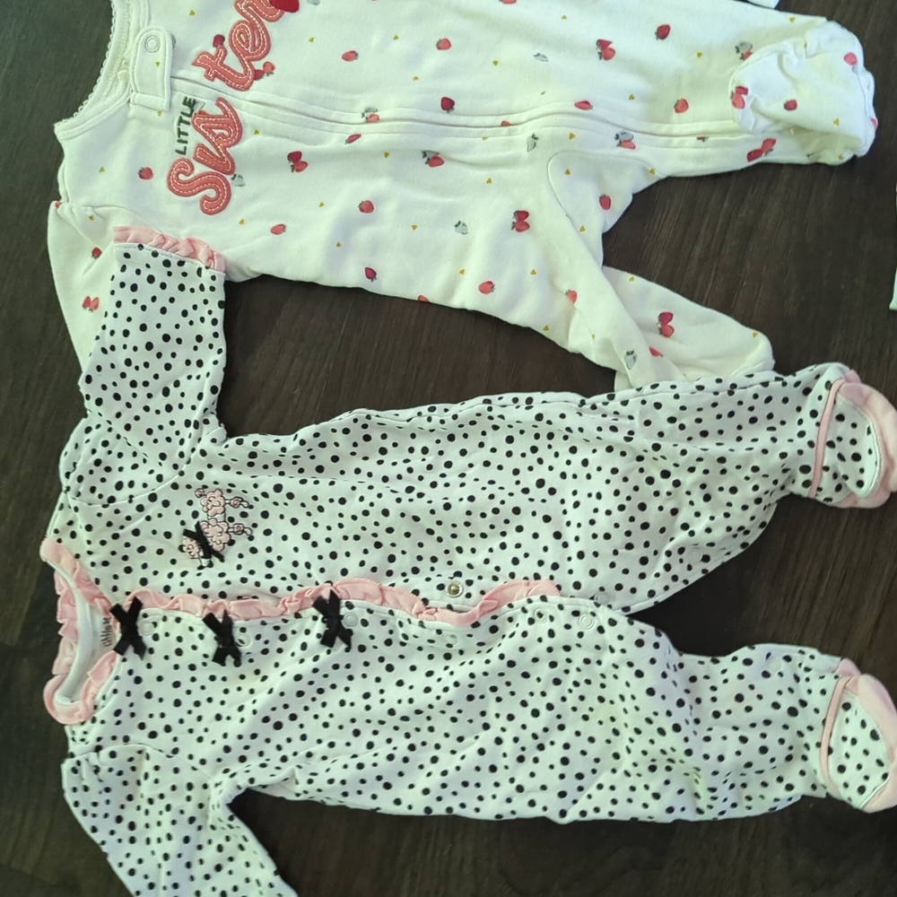 Carter's 0-3M Bundle - Picture 2 of 11